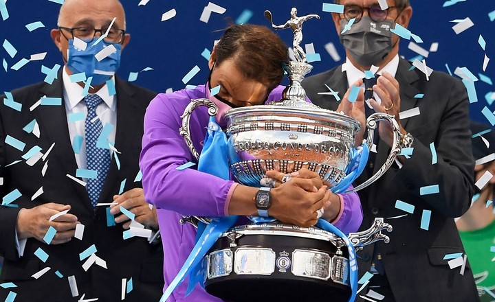 Nadal dobyl Barcelonu dvanásty raz. Oslávil to tradične